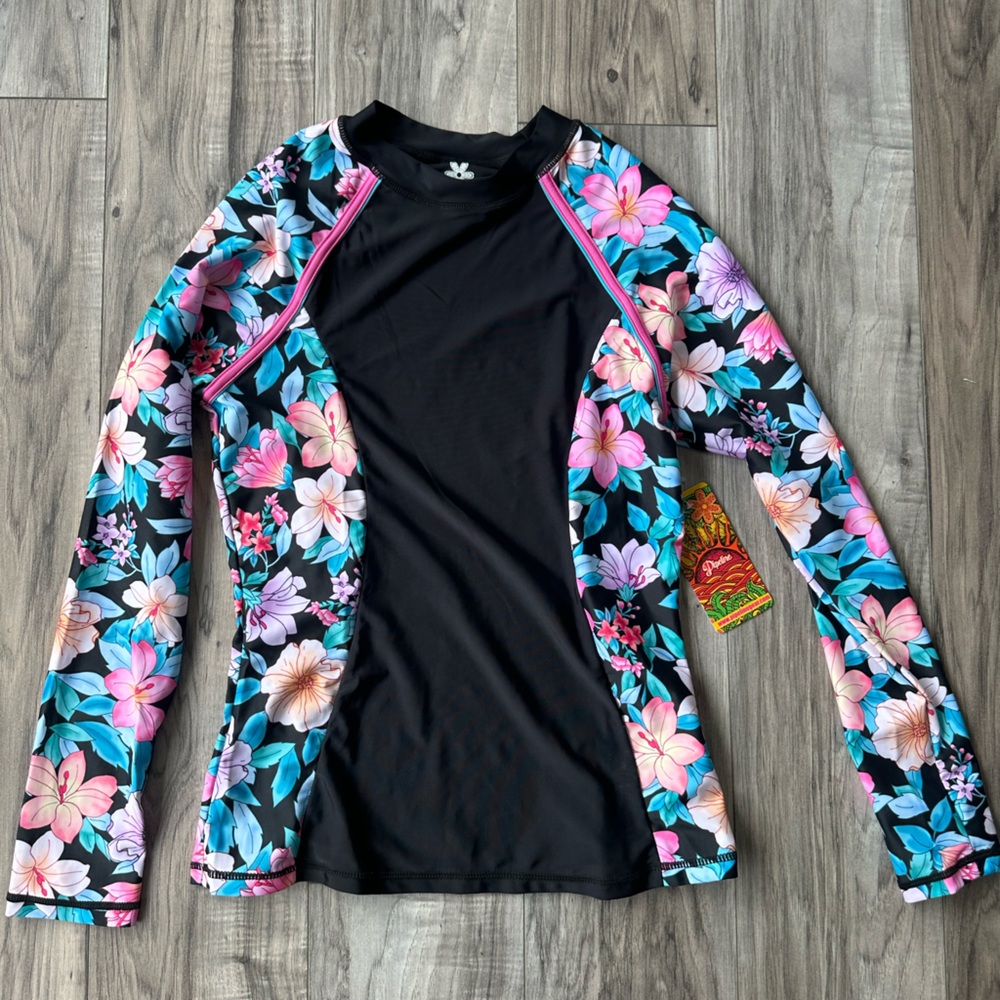 NWT Pipeline Long Sleeved Floral Rashguard in Black and Pink Size Large